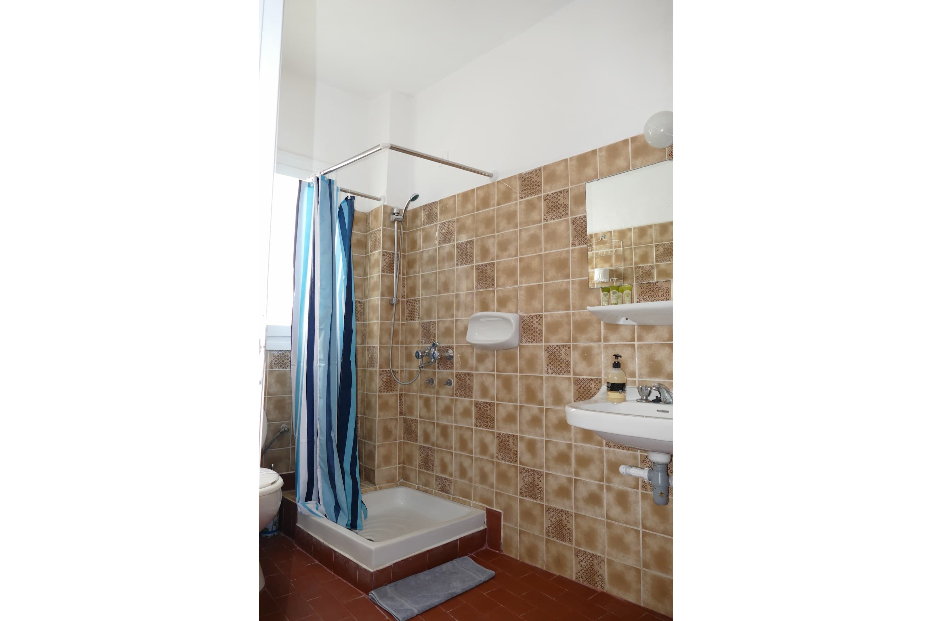 Standard Single Sea View 7